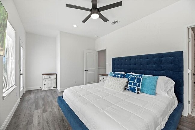 Building Photo - 8636 Scott St