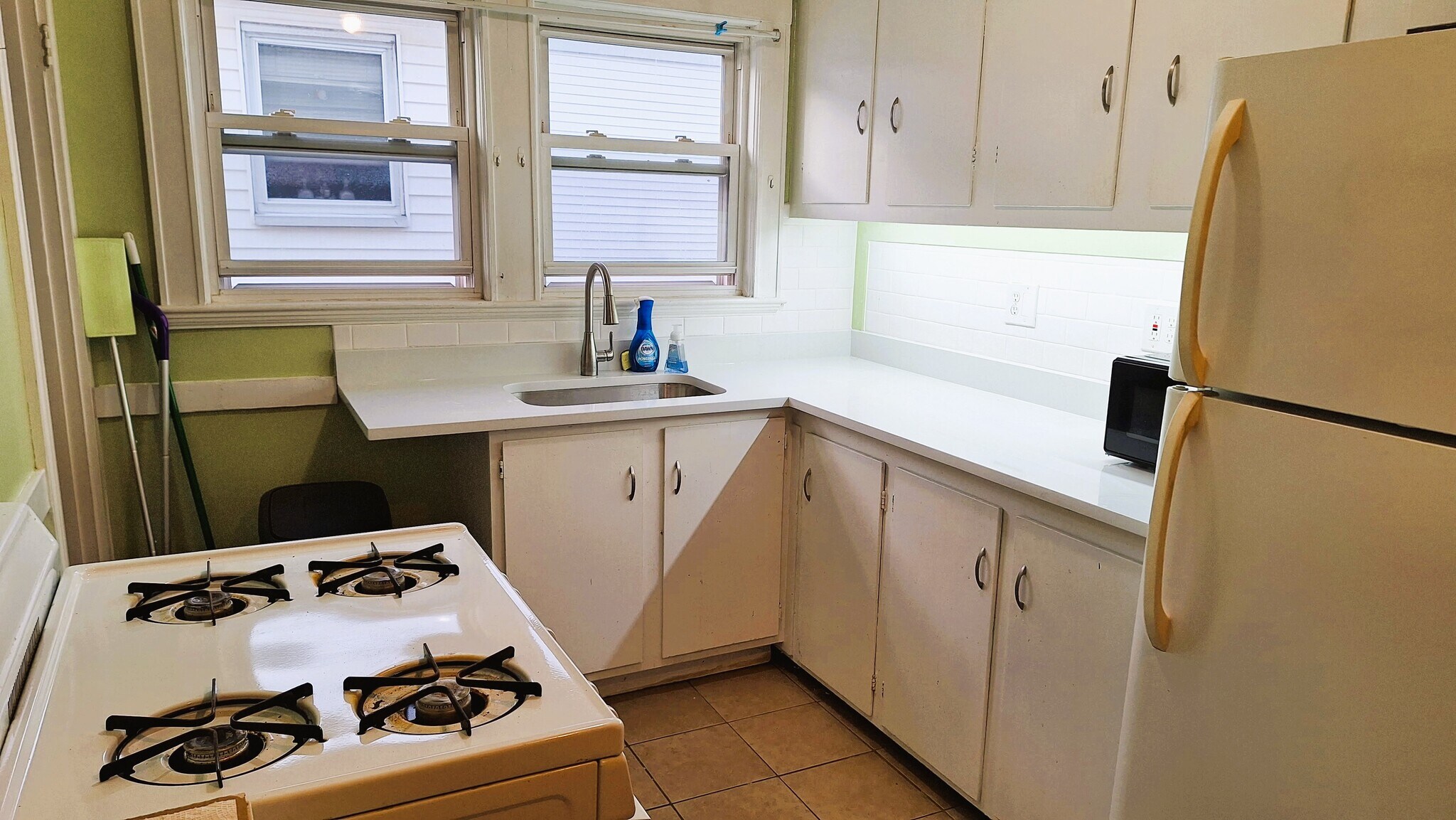 Kitchen - 30 Newbury Ave
