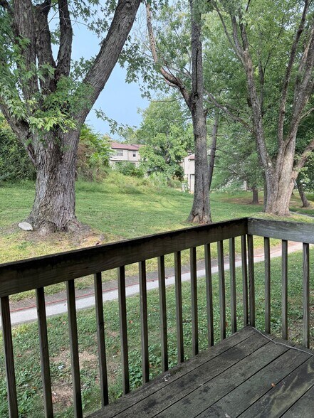 Building Photo - 517 E Graham Pl