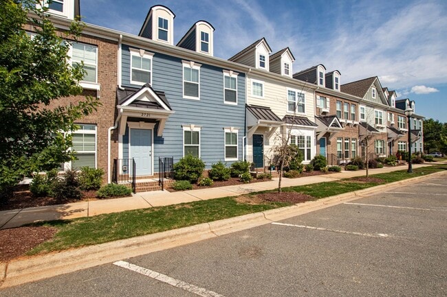 Primary Photo - BEAUTIFUL 3 Bedroom Townhome Bonterra Vill...