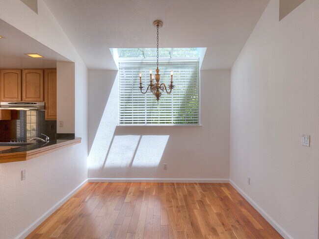 Building Photo - Delightful 3 Bedroom, 2 bath, Community Pool & Tennis, West Danville!