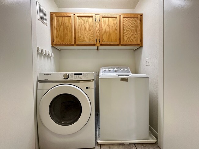 Building Photo - Angel Point Condo Ii Amd