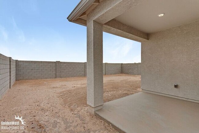 Building Photo - Beautiful 3Bdm 2Ba Home with Modern Updates in Coolidge!