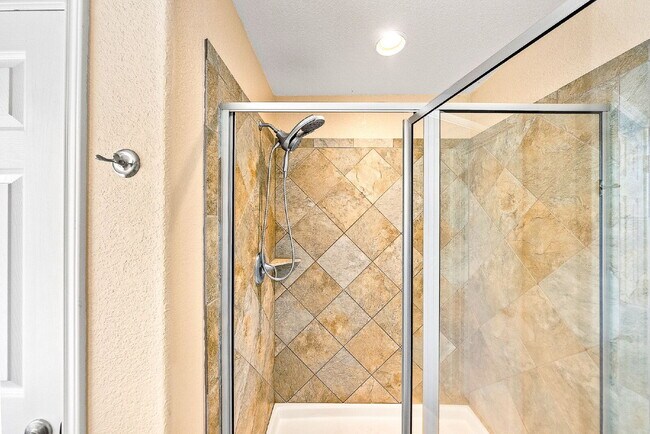 Building Photo - Better Than New and Unlike Anything Else in Villa Del Sol