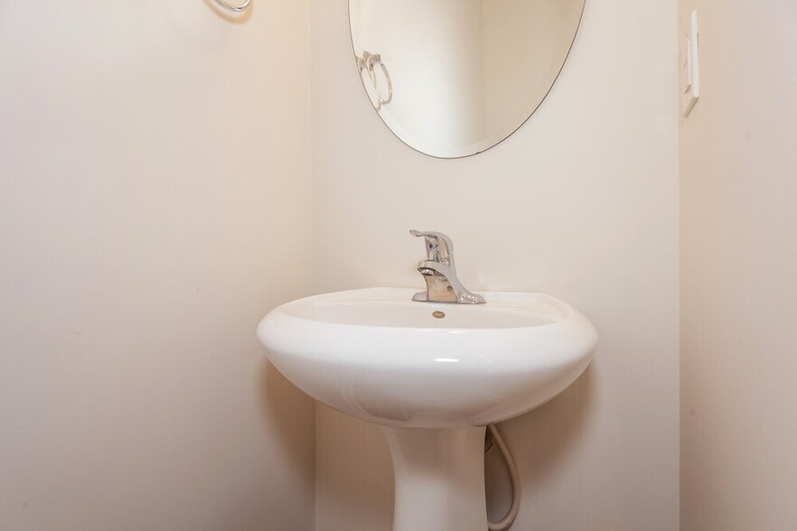 Building Photo - 13944 Mallard Lake Rd