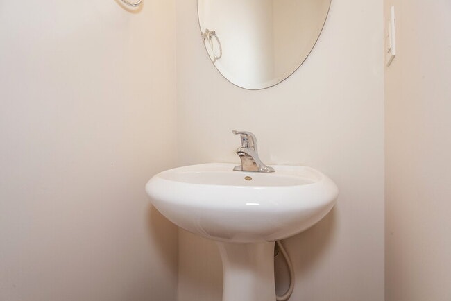 Building Photo - 13944 Mallard Lake Rd