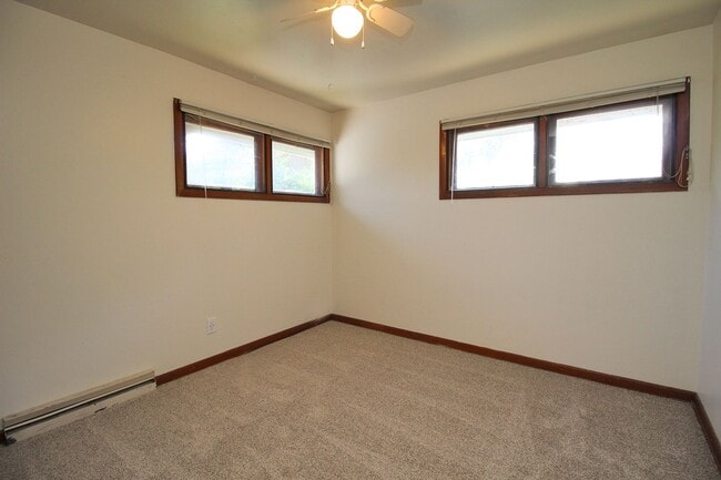 Building Photo - Delightful 3 Bedroom Mid-Century Ranch Hom...