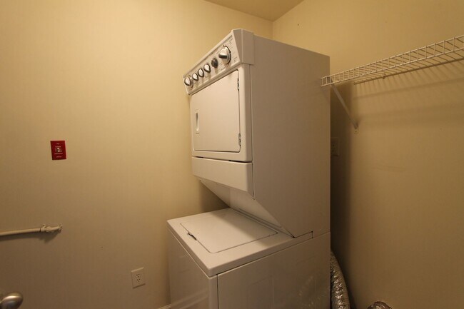 Building Photo - 316 Ross Ct