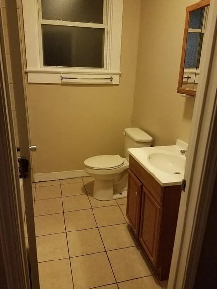 Building Photo - 2711 Annette St