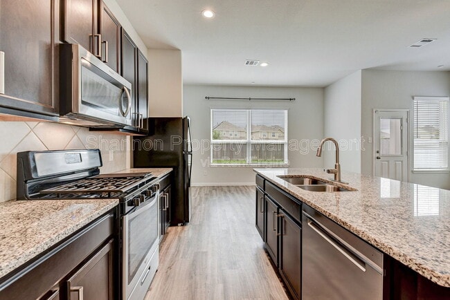 Building Photo - 24810 Lorenzo Glaze Trail