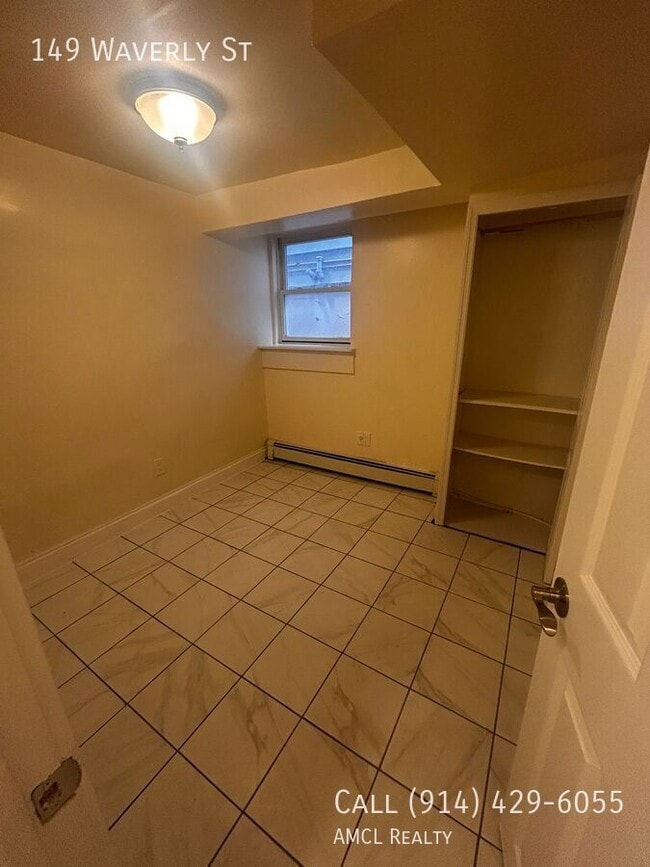 Building Photo - 149 Waverly St