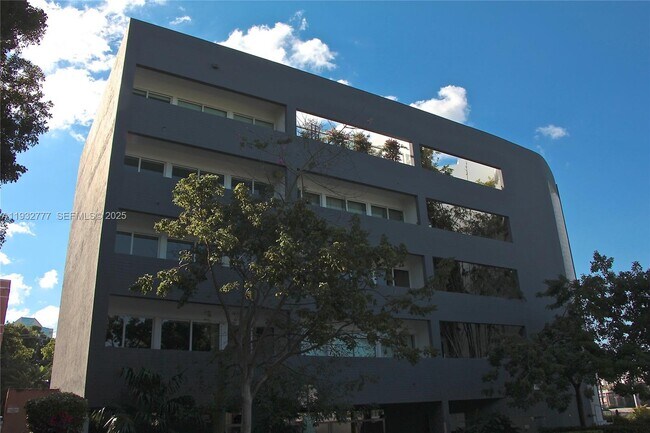 Building Photo - 2694 Inagua Ave