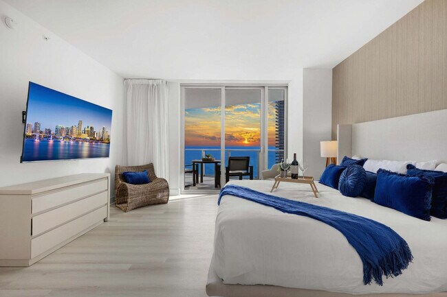 Building Photo - 4111 S Ocean Dr