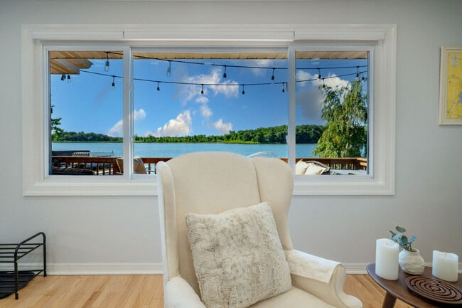 Building Photo - 525 Circle Dr