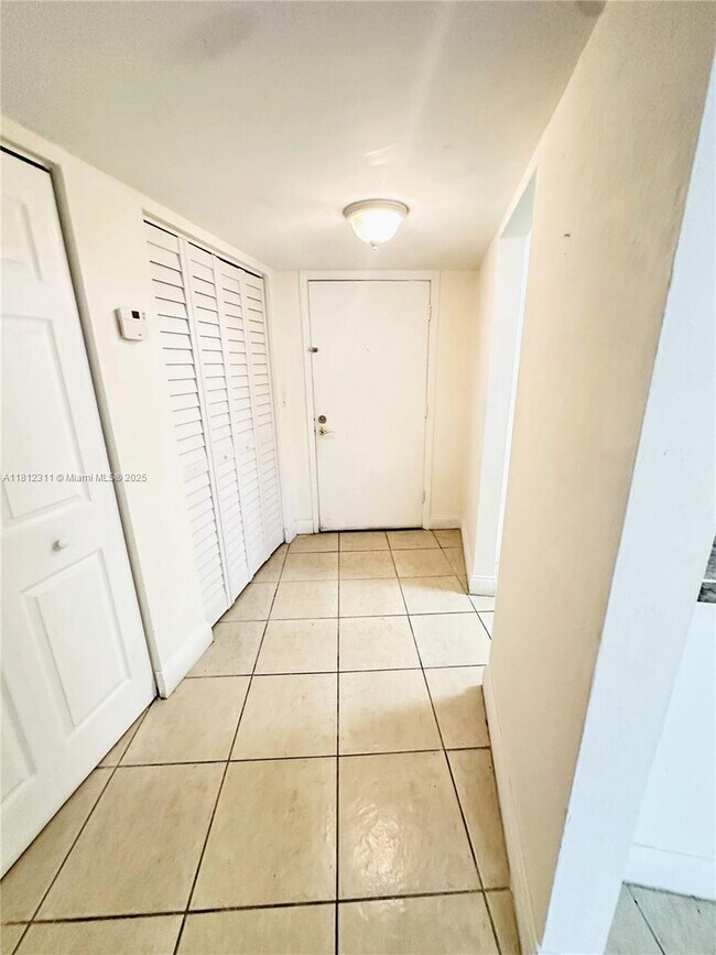 Building Photo - 4205 N University Dr