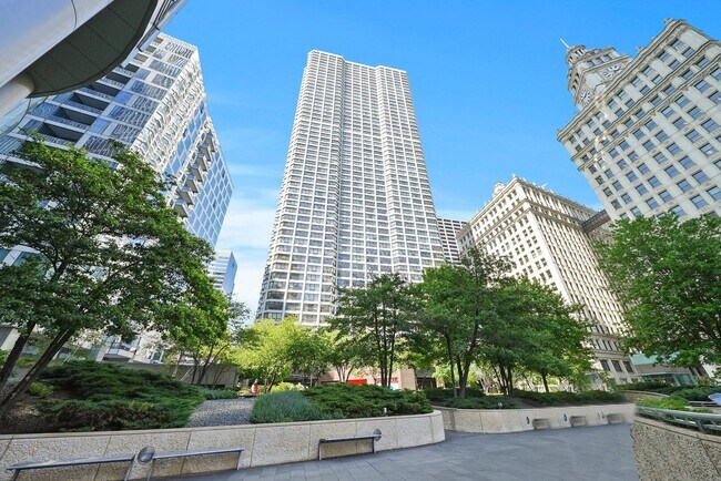 Building Photo - 405 N Wabash Ave