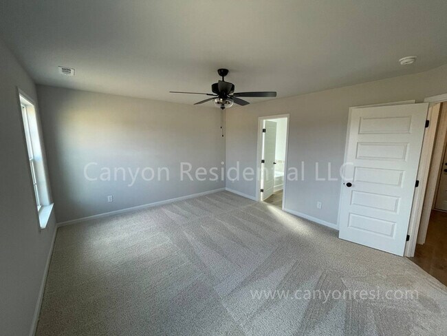 Building Photo - 114 Wilcot Rd