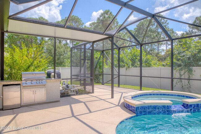 Building Photo - 632 Stonebriar Dr