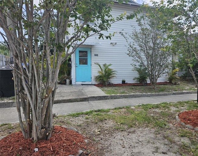 Primary Photo - 845 17th St N