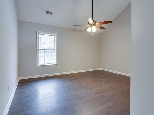 Building Photo - Spacious 3BR/2BA Bartlett rental home in GREAT location!