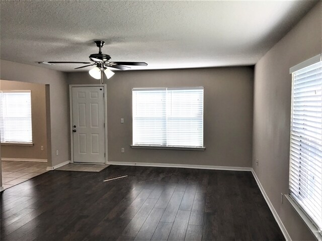 Building Photo - 2531 Fox Hill Ln