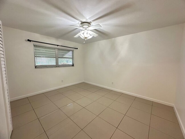 Building Photo - Charming 3 Bed, 2 Bath Pool Home in SE Cap...