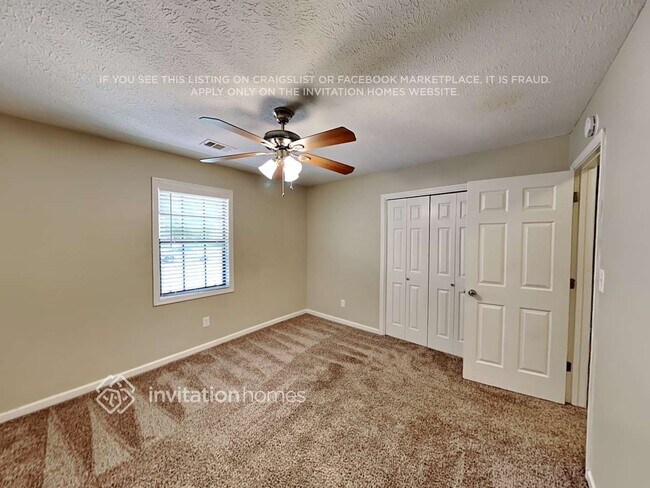 Building Photo - 1800 Silver Leaf Ct SW