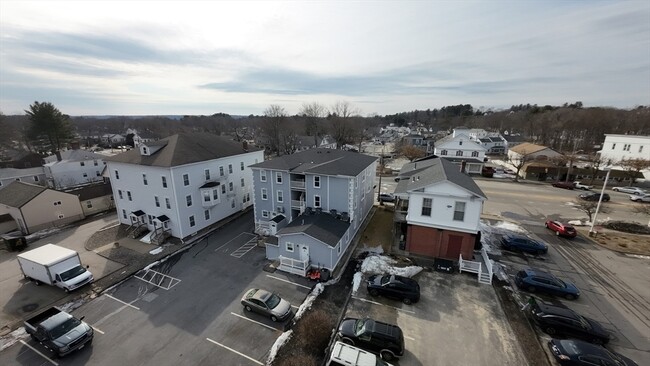 Building Photo - 296 Main St