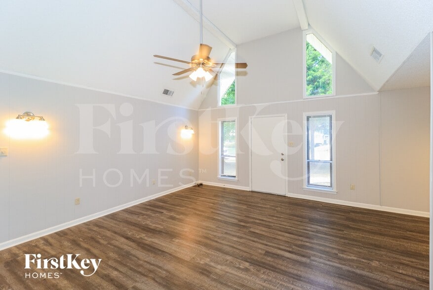 Building Photo - 6041 Colonyhill Dr