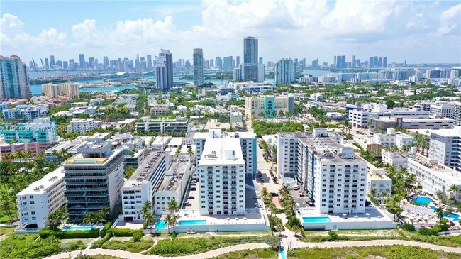 Building Photo - 345 Ocean Dr