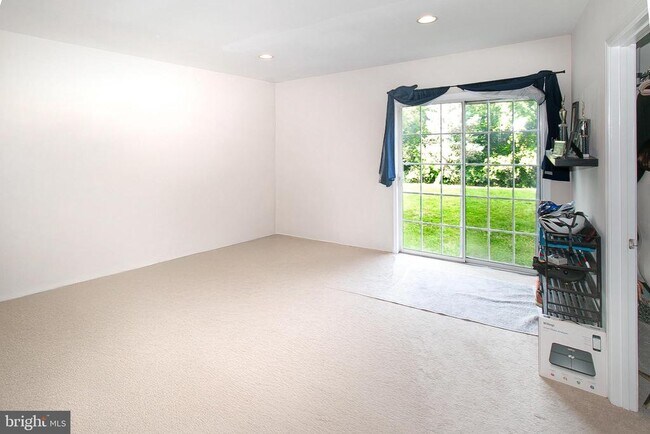 Building Photo - 45792 Shagbark Terrace