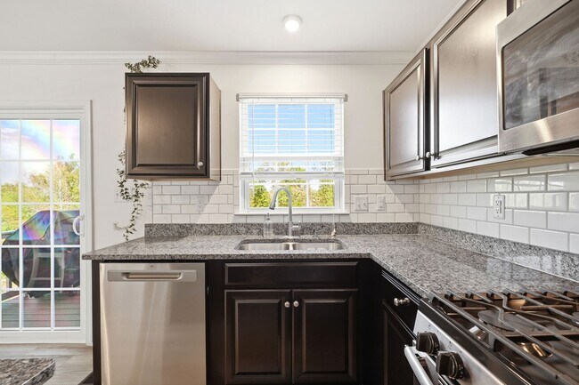 Building Photo - Modern Riverwood Retreat | Spacious 3BR Home in Prime Charlottesville Location