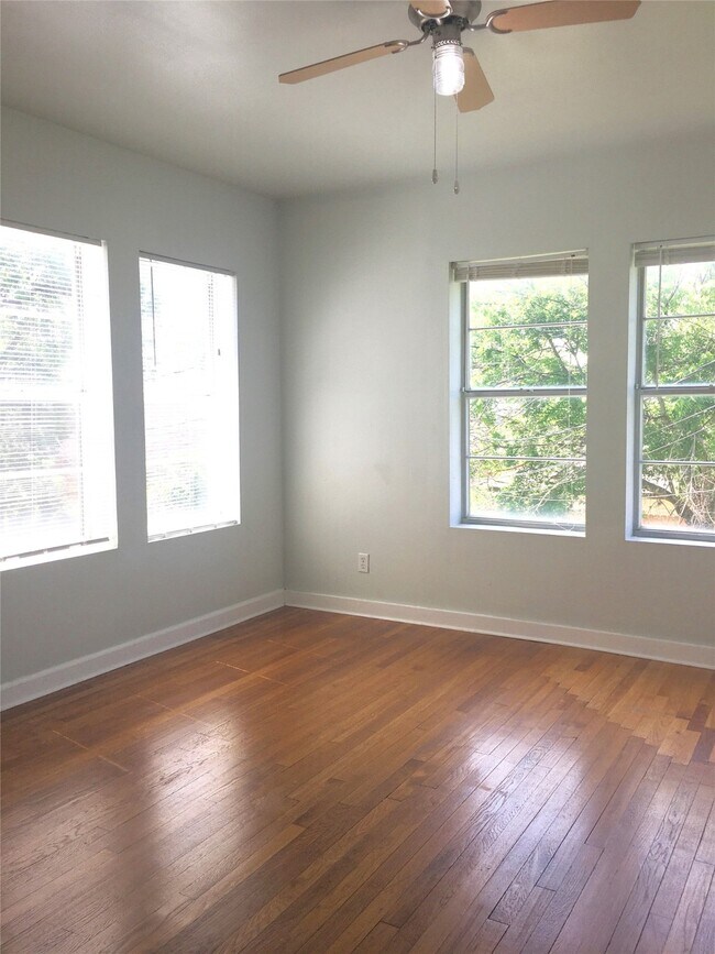 Building Photo - 3422 Rosedale St