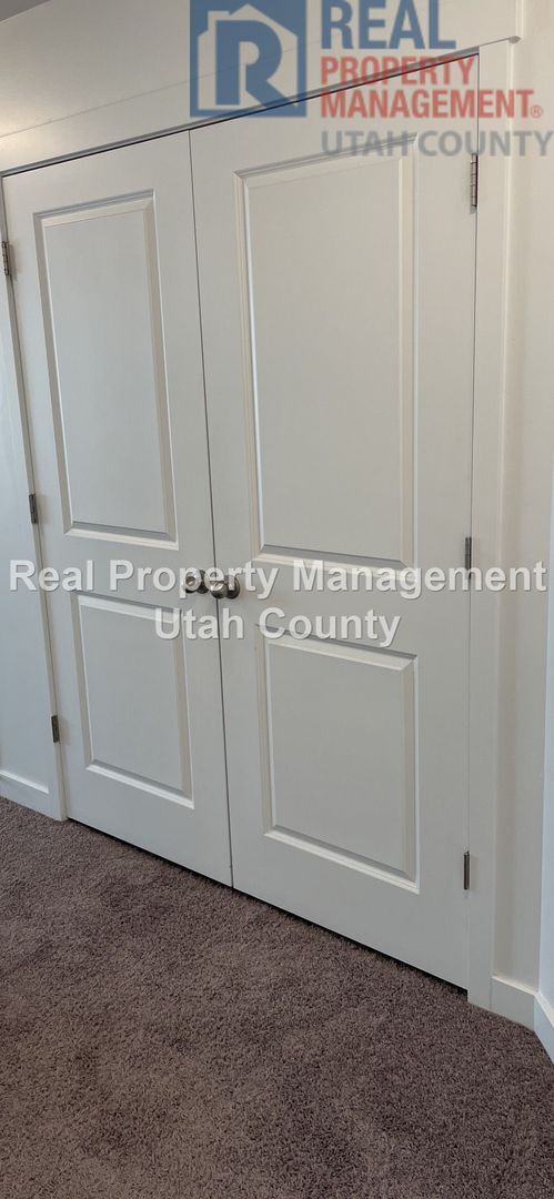 Building Photo - 487 S Fox Chase Ln