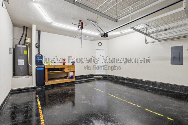 Building Photo - 1807 Golden Maple