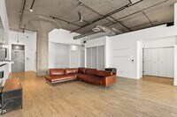 Building Photo - Qachtyp