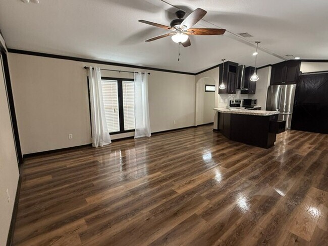 Building Photo - ? Beautifully Updated 3 Bedroom, 2 Bath Home in Bell City! ?