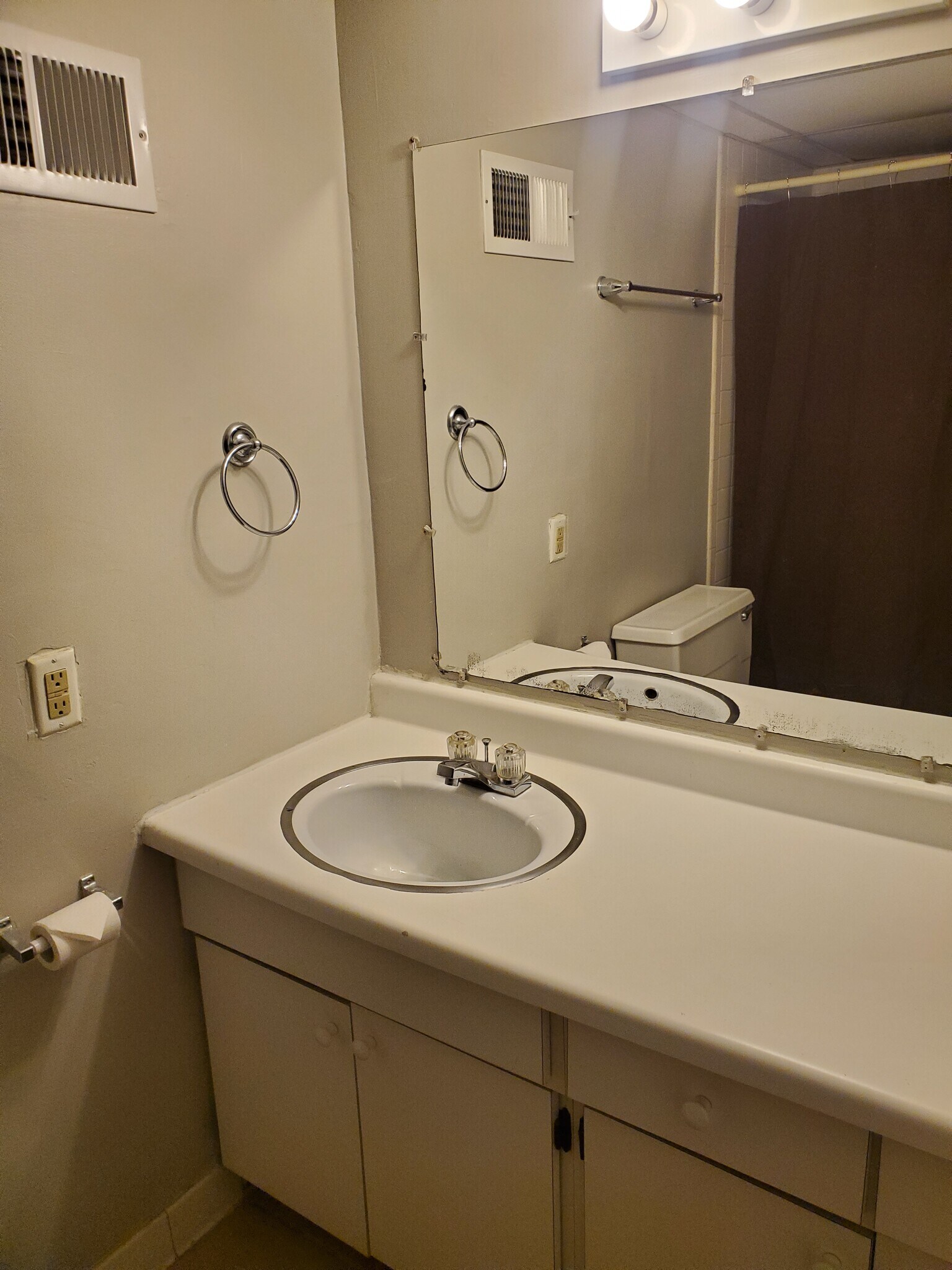 Building Photo - 1700 Clinch Ave