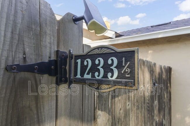 Building Photo - 1233 Fulton St