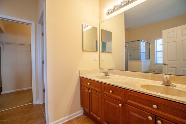 Building Photo - 6201 Pendragon Pl