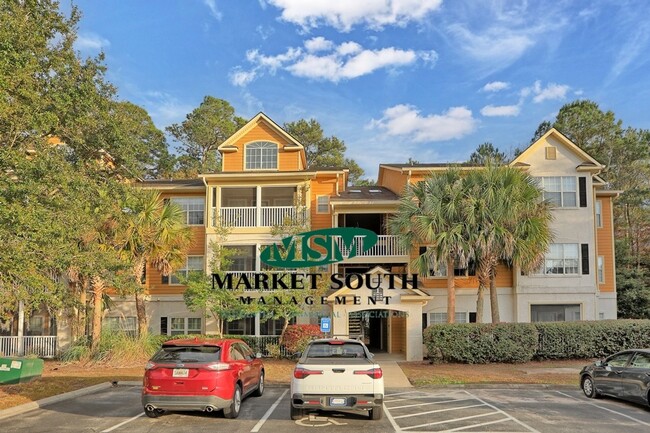 Building Photo - STUNNING GATED COMMUNITY CONDO ON WHITEMAR...