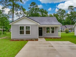 Building Photo - New 3-Bedroom Home Available Now
