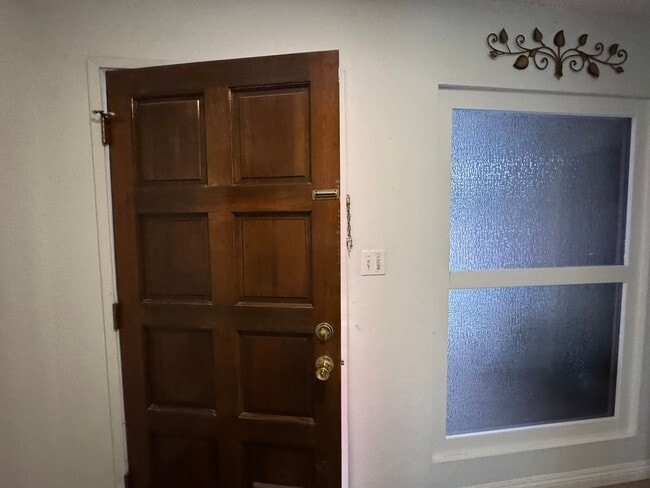 Building Photo - 3Br 3Ba House with Pool Across- RIVERFRONT with Balcony Observation Deck