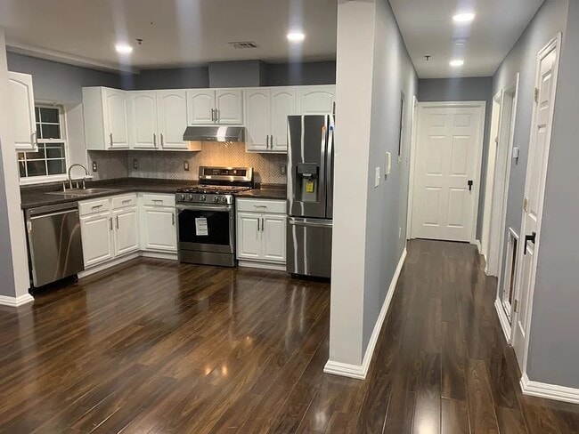 Building Photo - 471 Manila Ave