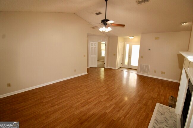Building Photo - 108 Baytree Ct