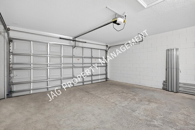 Building Photo - 728 Cornelia Ave SE