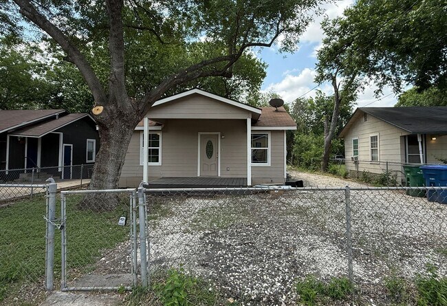 Building Photo - 520 W Mayfield Blvd