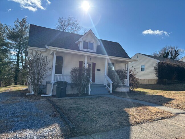 Building Photo - 14 W Carrollton Ave