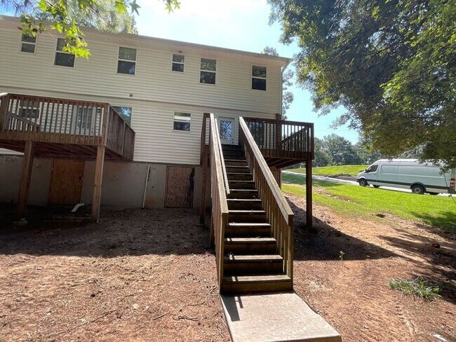 Building Photo - 2657 Parkside Way SW