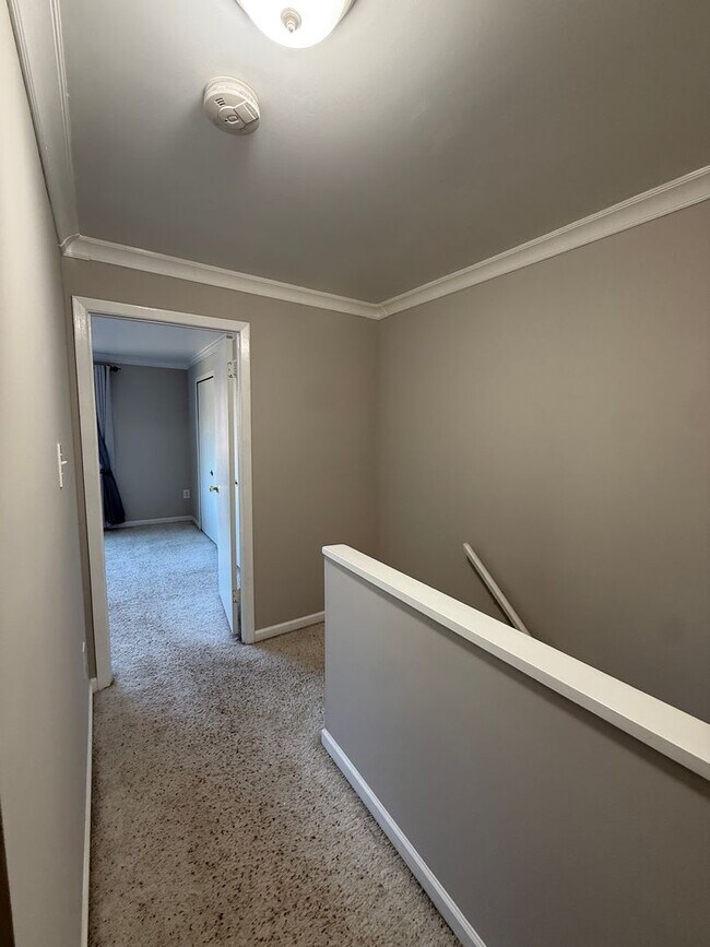 Building Photo - Completely Updated 3+BR, 3.5 Bath Townhome...